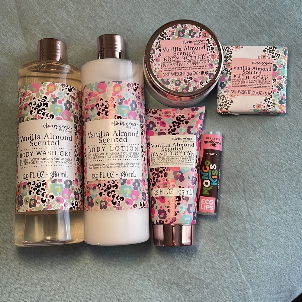 BRAND NEW Olivia Grace Bath Bundle - Vanilla Almond scent